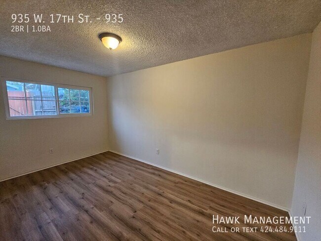 Building Photo - 935 W 17th St