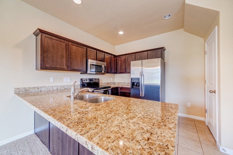 Building Photo - 4299 Cresthaven Ln