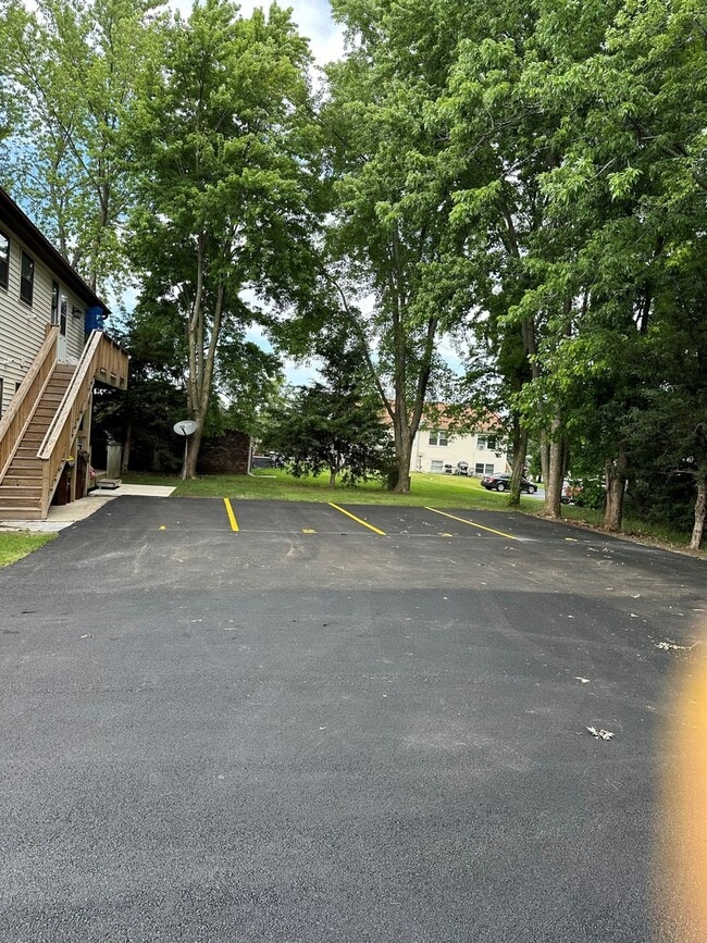 Building Photo - 479 Eisenhower St