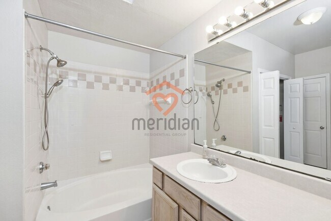 Building Photo - 1 bed / 1 bath on James Island
