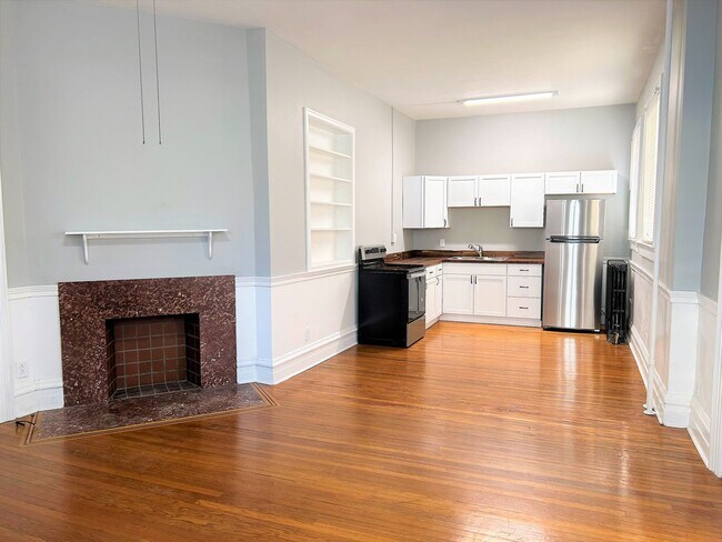 Building Photo - 508 S 6th St