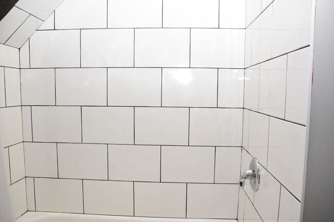 Building Photo - Fully Updated 3 Bedroom 2 Bath Tacoma 2 Story