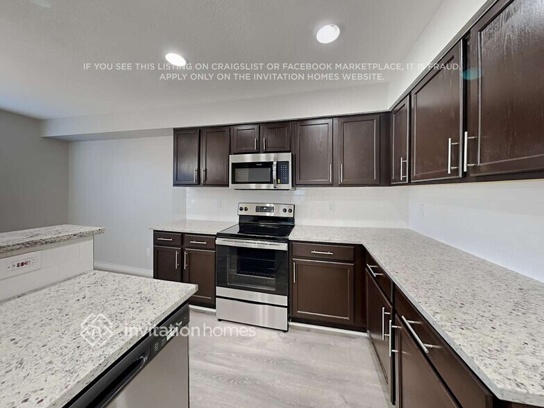 Building Photo - 5546 Cassina Dr