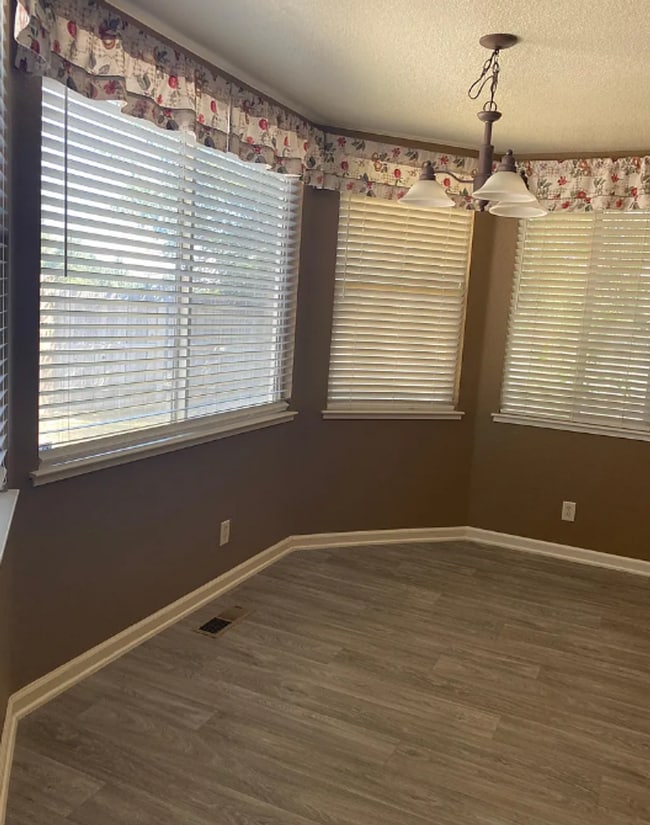 Building Photo - 4 Bedroom, 3 Bath North West Reno Area Home!