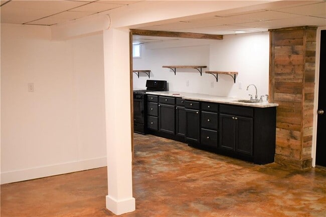 Building Photo - 36 Spicer St