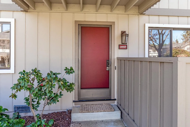 Building Photo - Gorgeous 1 Bedroom 1 Bathroom