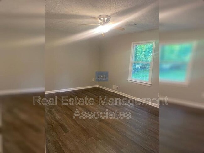 Building Photo - 155 Harriette Dr