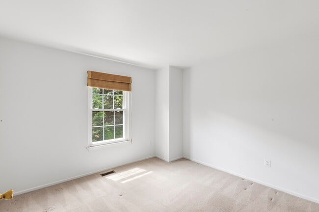 Building Photo - 2056 Griffis Ave