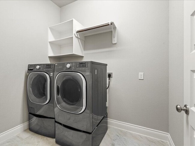 Building Photo - 2910 Angel Mist Ln