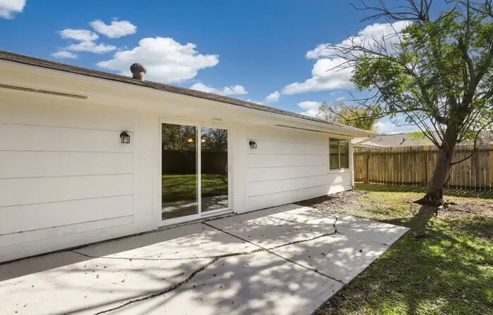 Building Photo - 10906 Chimney Rock Rd