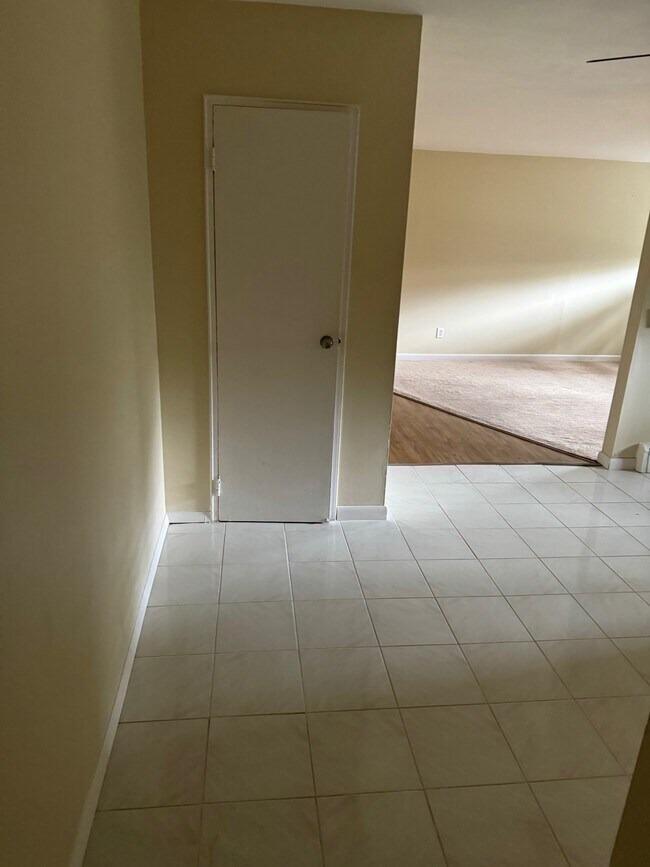 Building Photo - 797 Sergeant Palmateer Way