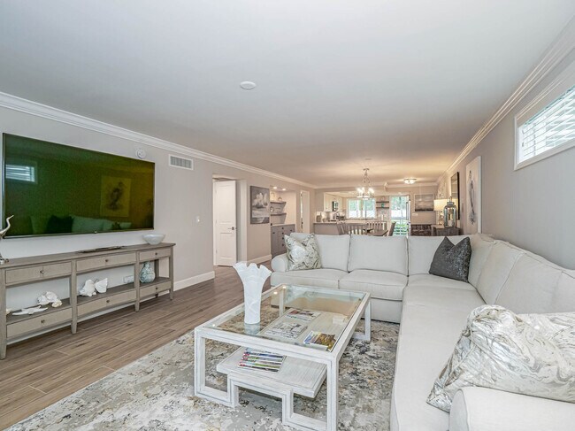 Building Photo - 8444 Oceanside Dr
