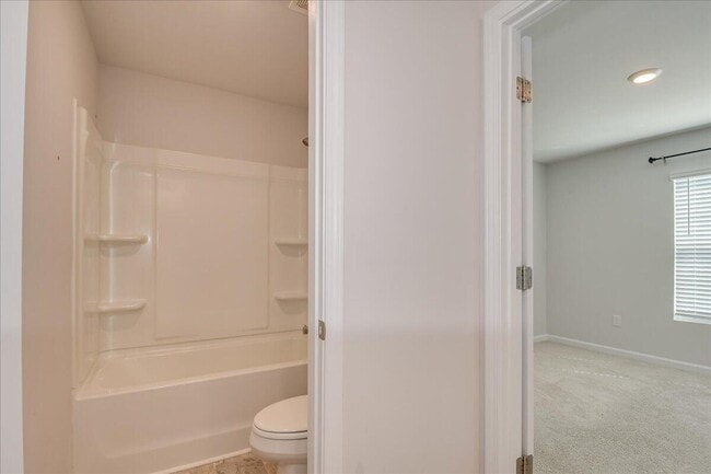 Building Photo - 1412 Deer Hollow Run