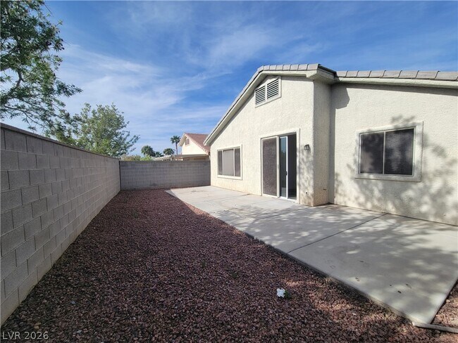 Building Photo - 3274 Bronze Leaf St