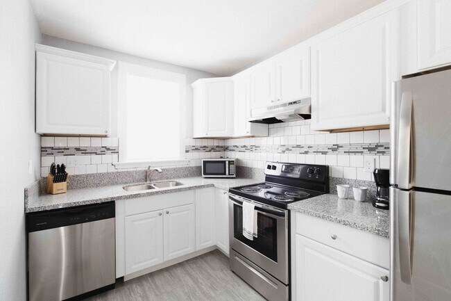 Primary Photo - 3181 Norman Bridge Rd