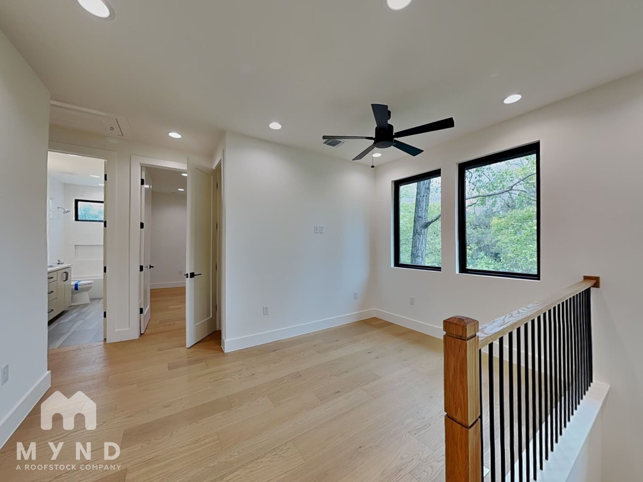 Building Photo - 1119 Mahan Dr