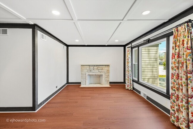 Building Photo - 804 S President St