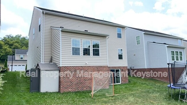 Building Photo - 241 Long Ridge Dr
