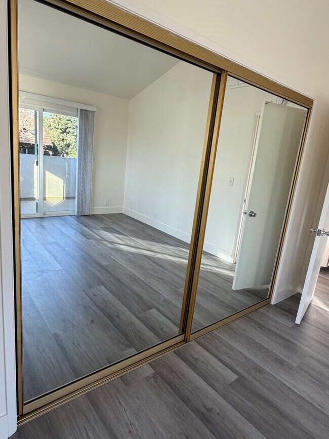 Building Photo - 150-152 S. Harwood Street