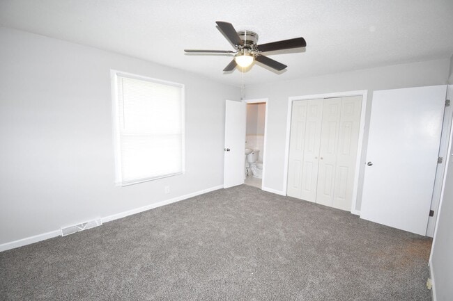 Building Photo - Renovate Dog Friendly Home For Rent Near Cunningham Lane!