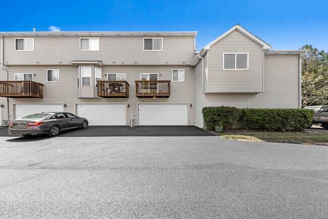 Building Photo - 959 Ellsworth Dr