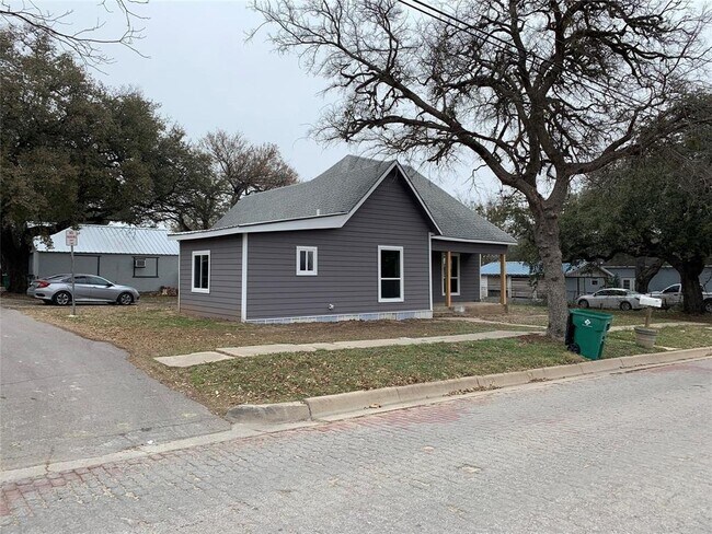 Building Photo - 791 W Long