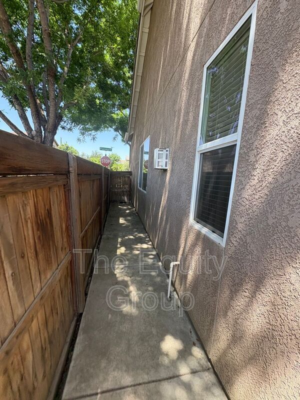 Building Photo - 5115 W Pianosa Ave