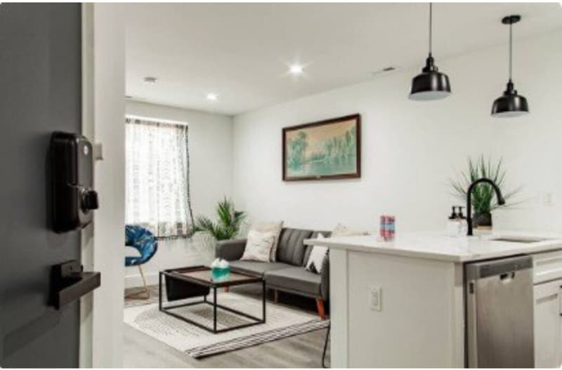 Building Photo - 1530 Neal St NE