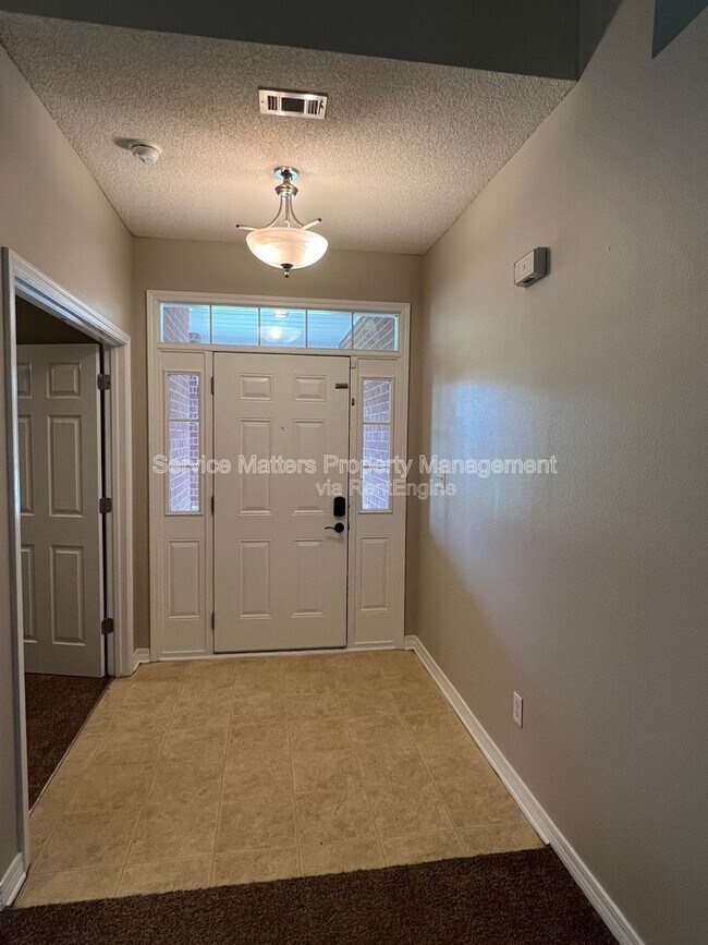 Building Photo - 10440 Millbrook Dr