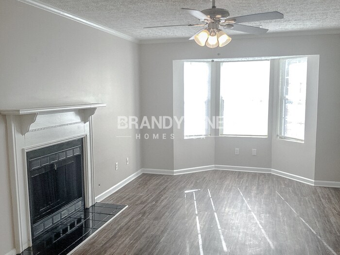 Building Photo - 2259 Hampton Dr