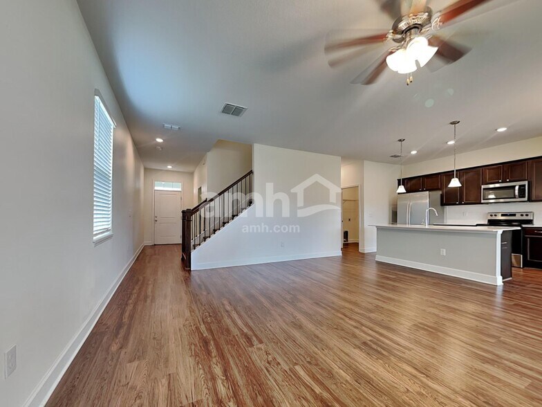 Building Photo - 1017 Island Pond Dr