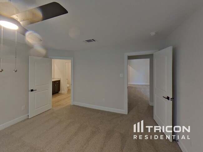Building Photo - 1212 Bullock Dr