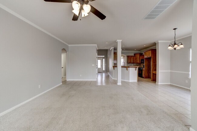 Building Photo - 5 Bed | 2.5 Baths | Broken Arrow