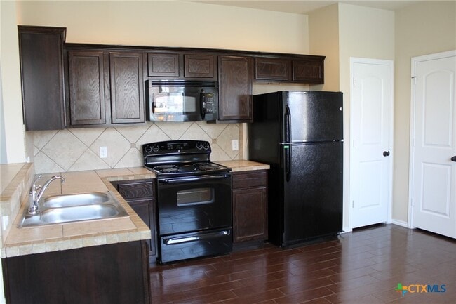 Building Photo - 1136 Brown Rock Dr