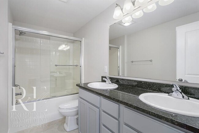 Building Photo - Bright View Home in the Heart of Silverdale on a Quiet Dead-End Road