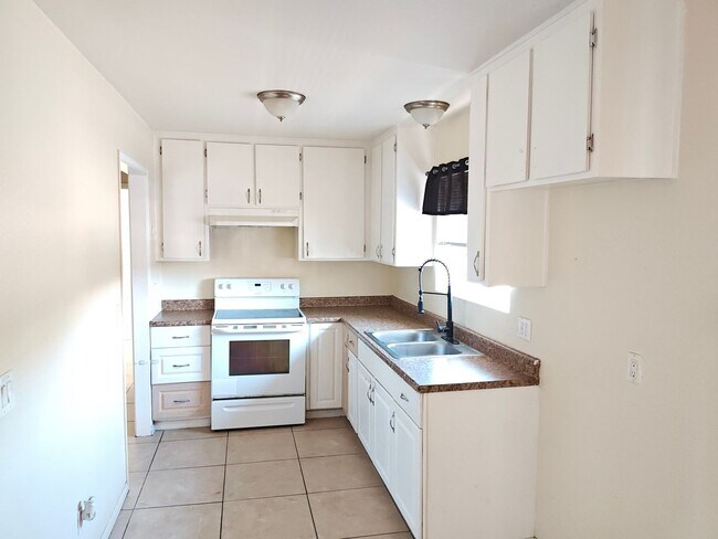 Building Photo - 2 bedrooms 1 bath apartment in El Cajon