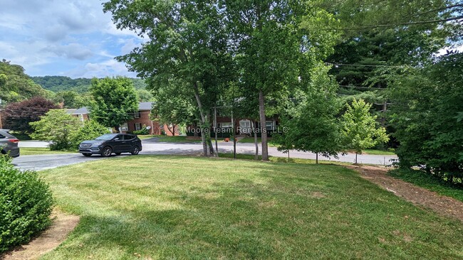 Building Photo - 2/2 & Office - Garage, Lawn Care Included