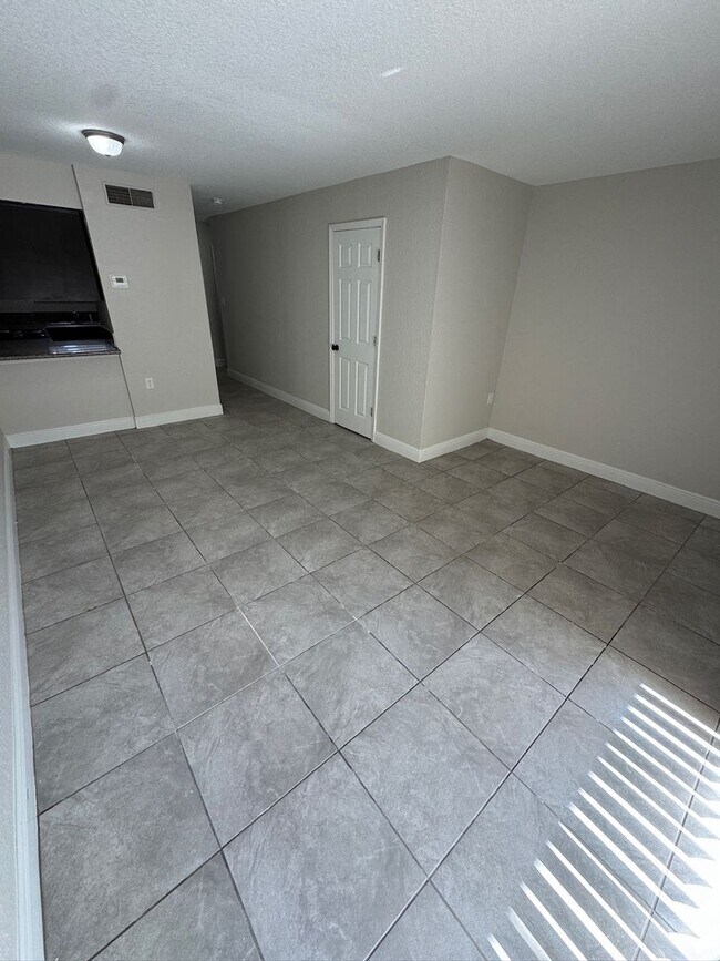 Building Photo - 1199 Bentley Rd