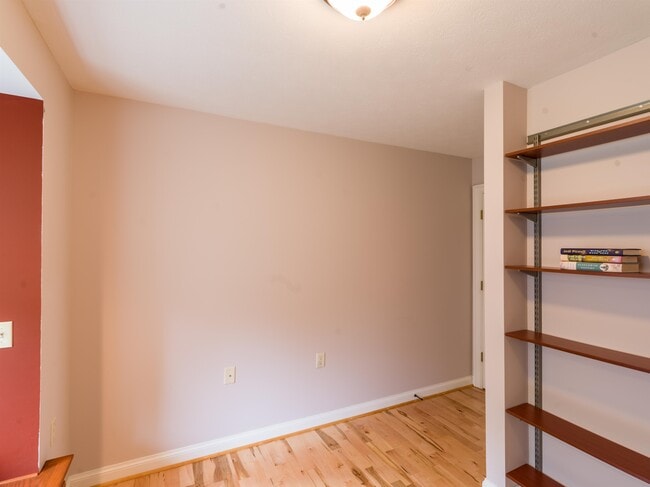 Building Photo - 2616 Greenport Dr