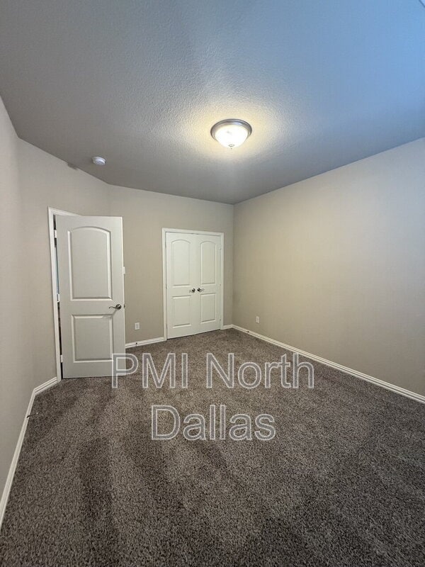 Building Photo - 528 S Greenville Ave