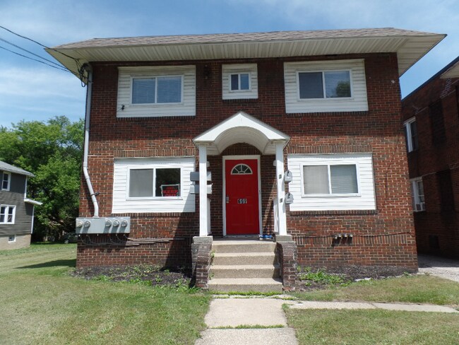 Building Photo - 669 Brown St