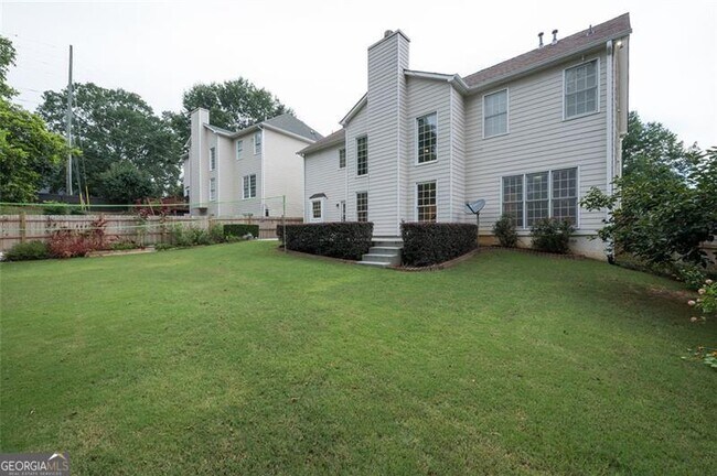 Building Photo - 2404 Gablewood Dr NE