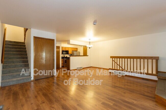 Building Photo - 5056 Buckingham Rd