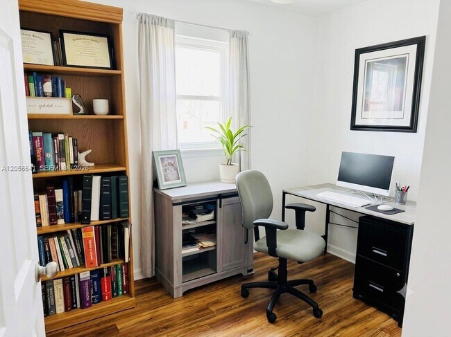 Building Photo - 7211 Biltmore Blvd