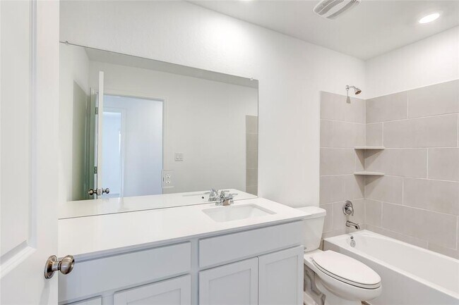 Building Photo - 102 Miglia St