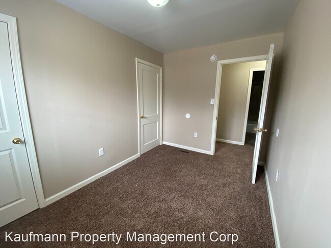 Building Photo - 3 br, 1 bath House - 4805 Spatz Ave