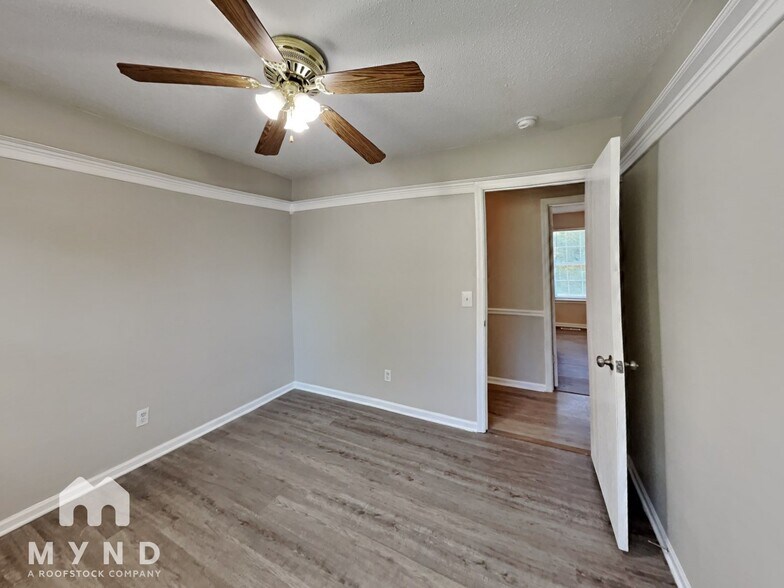 Building Photo - 5645 Cheryl Dr
