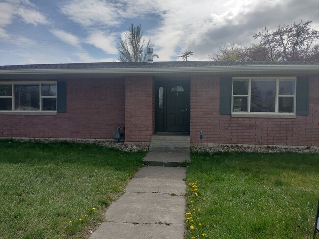 Building Photo - D323AB