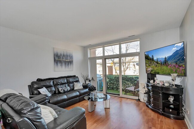 Building Photo - 4330 N Neva Ave