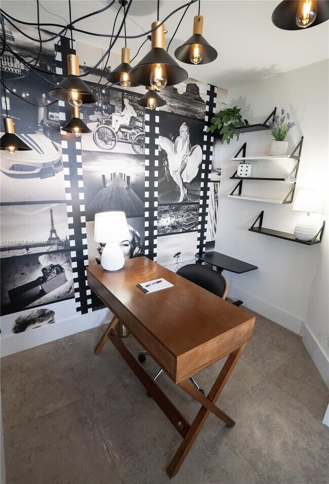 Building Photo - 1717 N Bayshore Dr